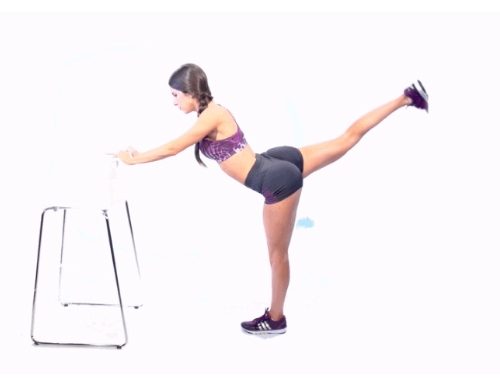 Những động tác thể dục cũng giúp nâng mông rất hiệu quả