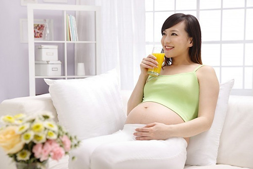 Phụ nữ trong những tháng đầu thai kì cần chú ý đến sức khỏe 