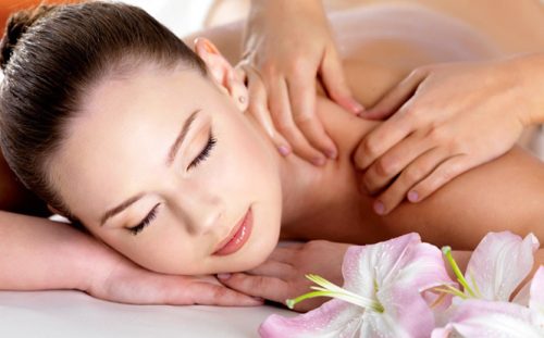 Massage giúp làm đẹp da, đẹp dáng cho cơ thể chị em phụ nữ