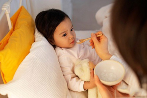 dieu-tri-tieu-chay-cap-o-tre-em-2