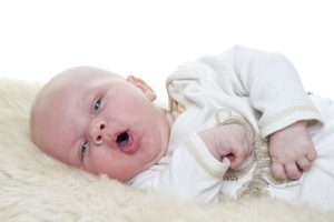 Hướng dẫn phụ huynh cách chăm sóc trẻ thở khò khè tại nhà